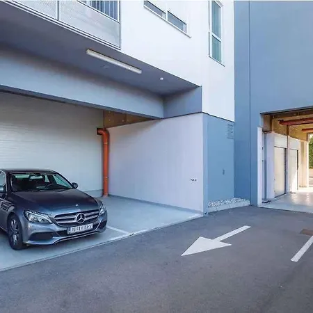 Apartamento In 38963