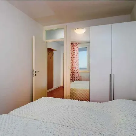 Apartamento In 38963 Rijeka